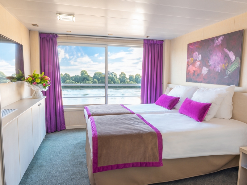 Upper Deck 2 Adjustable Twin Beds Cat. A